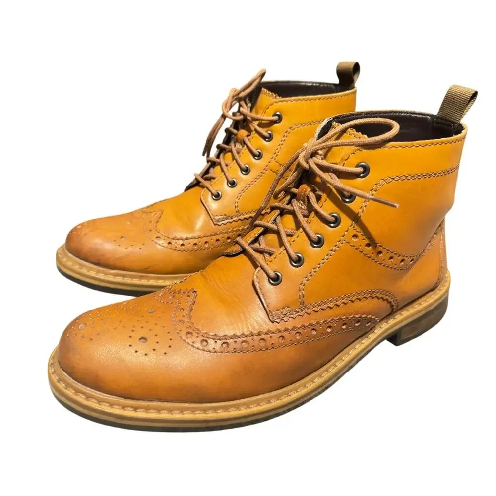 Clarks Tan Leather Wingtip Brogue Ankle Boots - size 9